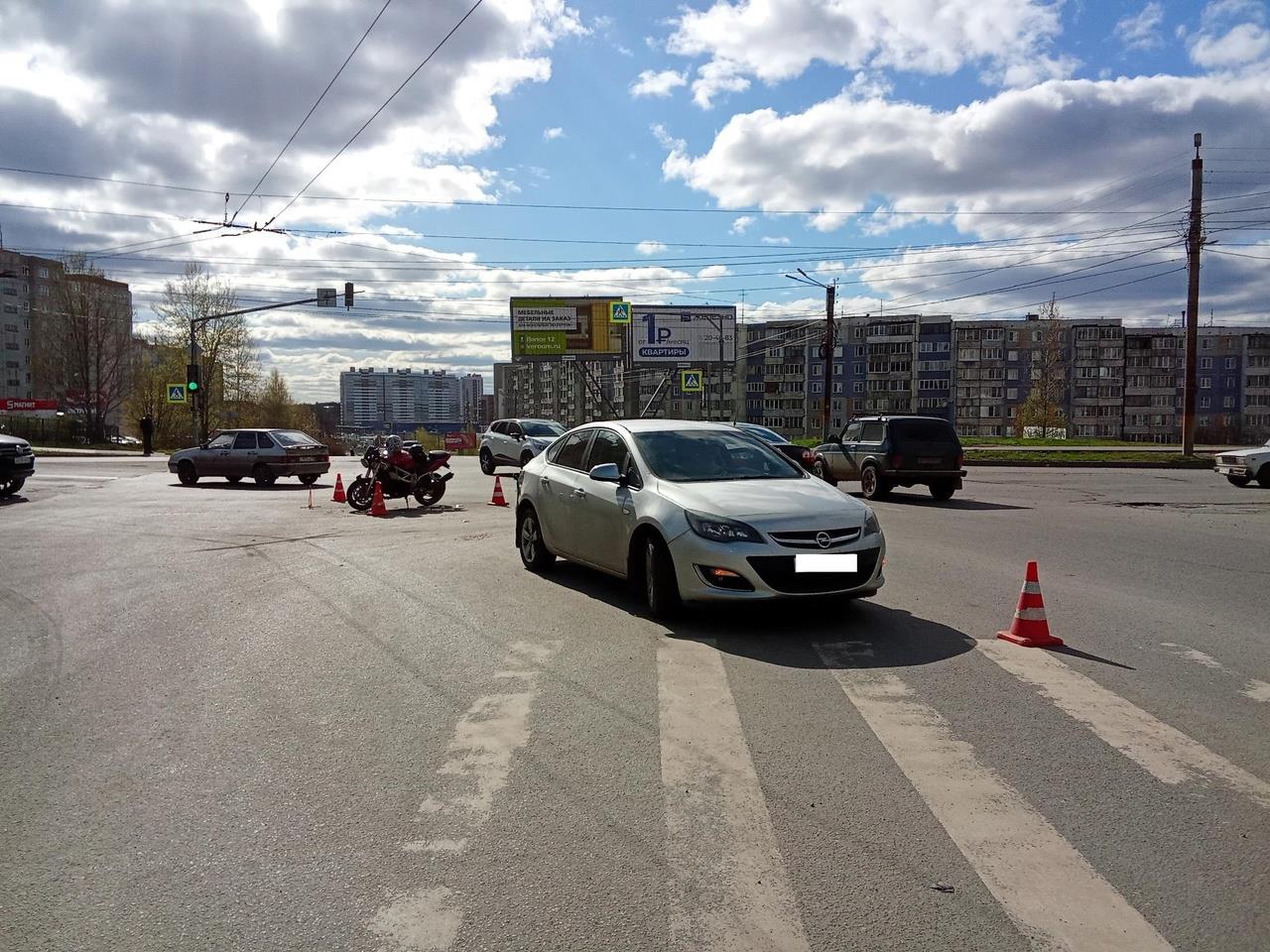 В Кирове в ДТП пострадал 19-летний мотоциклист